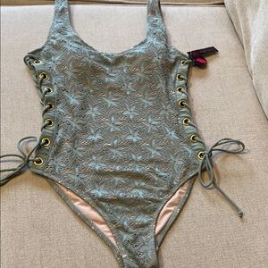 Women's Light Green Lace-Up One Piece Swimsuit Size L 11/13. NWT